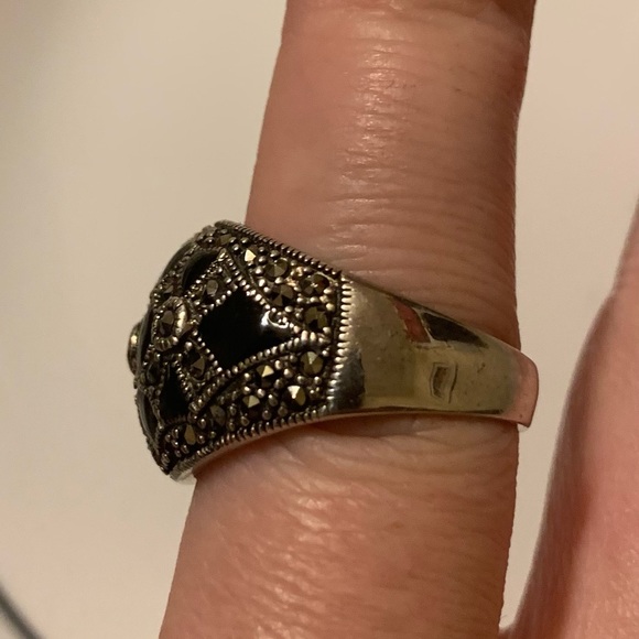 Sterling Silver Onyx Ring - Picture 2 of 4